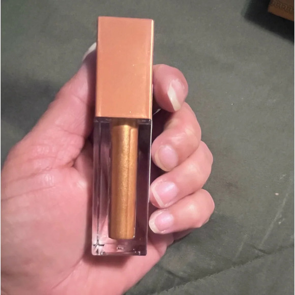 New! Maybelline Sun Kissed Liquid Blush in Electric Bronze - Picture 5 of 6